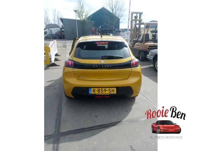 Peugeot 208 II e-208 50 kWh Skadat fordon (2022, GEEL)