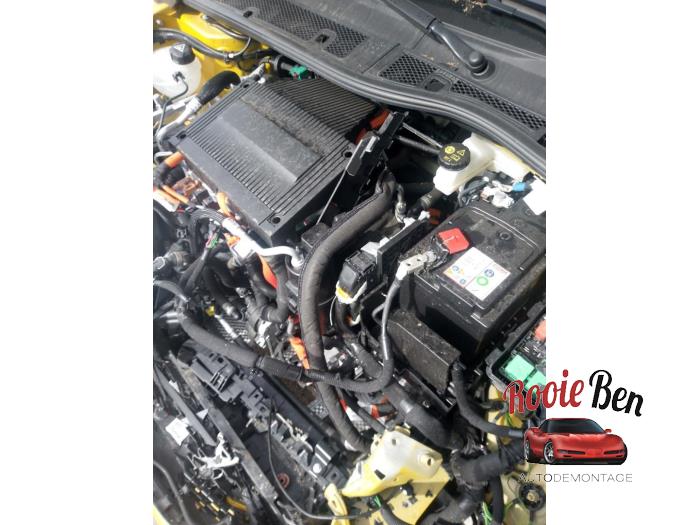 Peugeot 208 II e-208 50 kWh Skadat fordon (2022, GEEL)