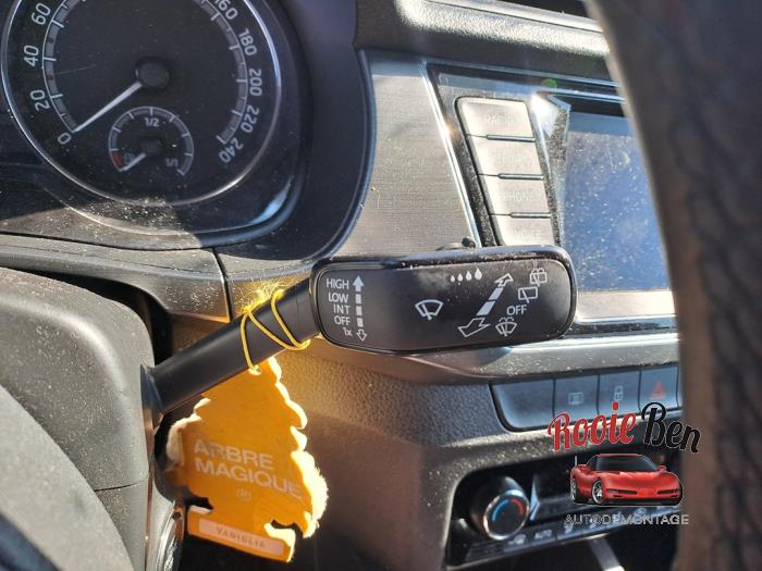 Skoda Fabia III Combi 1.0 TSI 12V Skrotfordon (2019, ZWART)