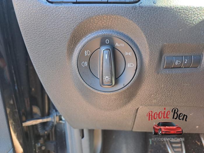 Skoda Fabia III Combi 1.0 TSI 12V Skrotfordon (2019, ZWART)