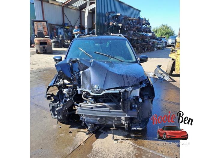 Skoda Fabia III Combi 1.0 TSI 12V Skrotfordon (2019, ZWART)