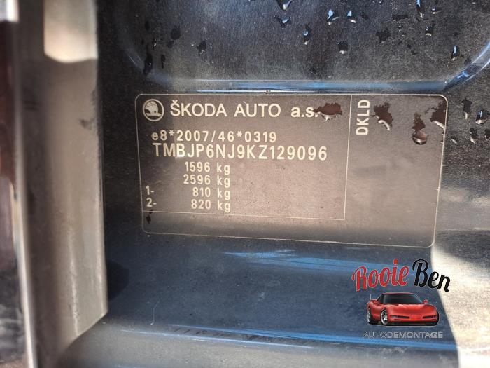 Skoda Fabia III Combi 1.0 TSI 12V Skrotfordon (2019, ZWART)