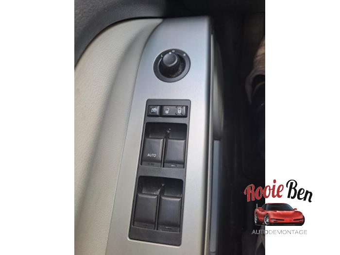 Jeep Compass I 2.4 16V 4x4 Skrotfordon (2008, GRIJS)