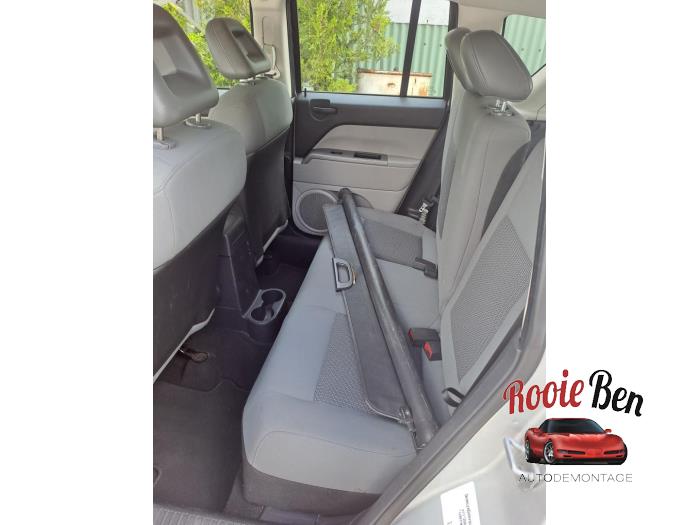 Jeep Compass I 2.4 16V 4x4 Skrotfordon (2008, GRIJS)