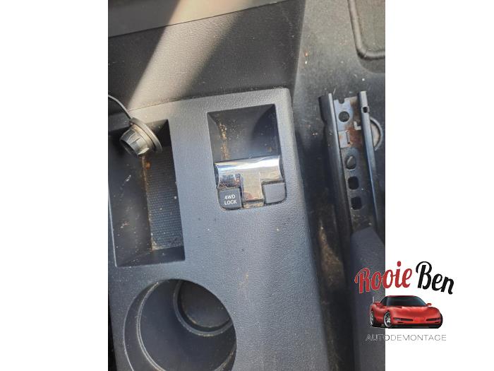 Jeep Compass I 2.4 16V 4x4 Skrotfordon (2008, GRIJS)