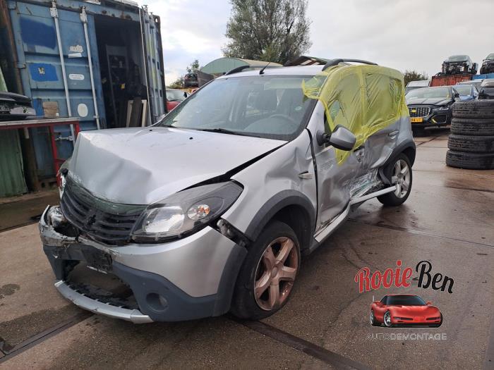 Dacia Sandero I 1.6 Skrotfordon (2010, GRIJS)