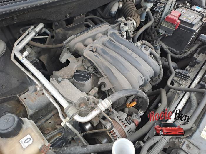 Nissan Qashqai 1.6 16V Skadat fordon (2007, ZWART)