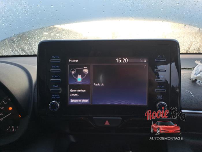 Toyota Yaris IV 1.5 12V Hybrid 115 Sloopvoertuig (2021, Wit)