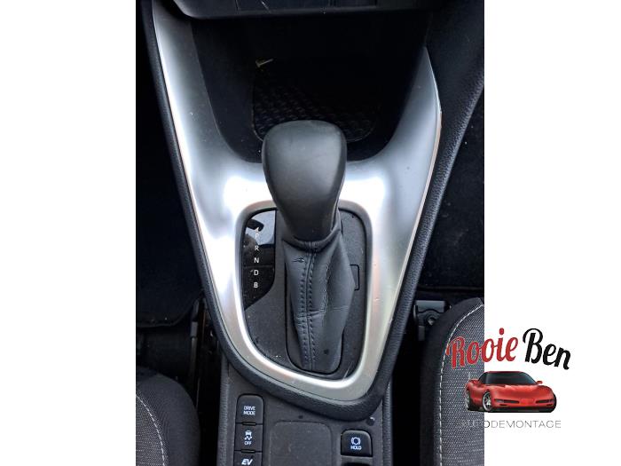 Toyota Yaris IV 1.5 12V Hybrid 115 Sloopvoertuig (2021, Wit)