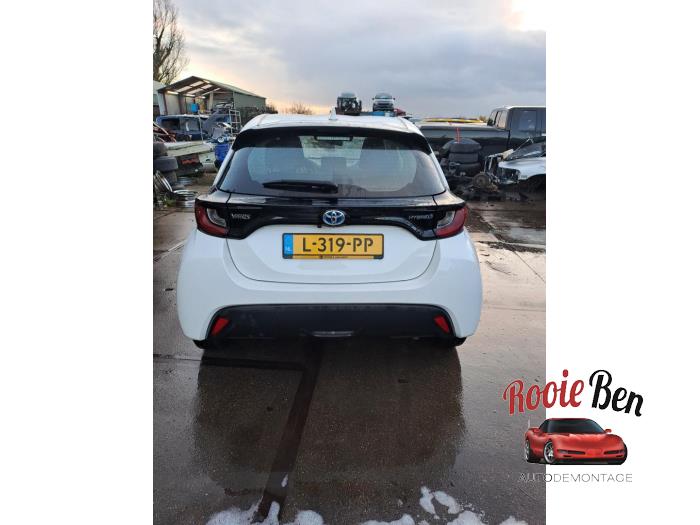 Toyota Yaris IV 1.5 12V Hybrid 115 Sloopvoertuig (2021, Wit)