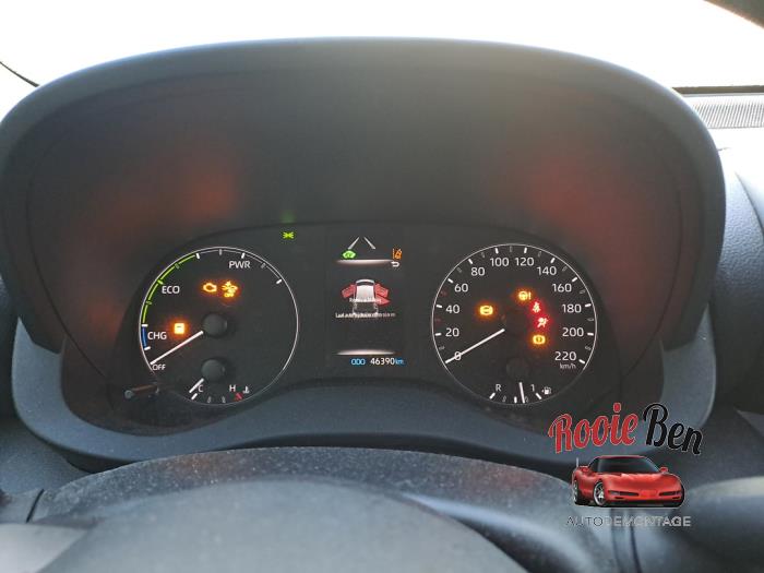 Toyota Yaris IV 1.5 12V Hybrid 115 Sloopvoertuig (2021, Wit)