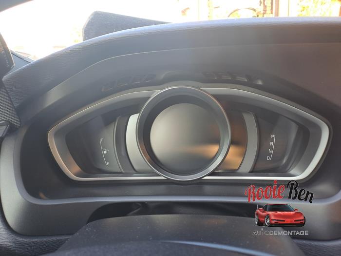 Volvo V40 2.0 D3 16V Sloopvoertuig (2018, Grijs)