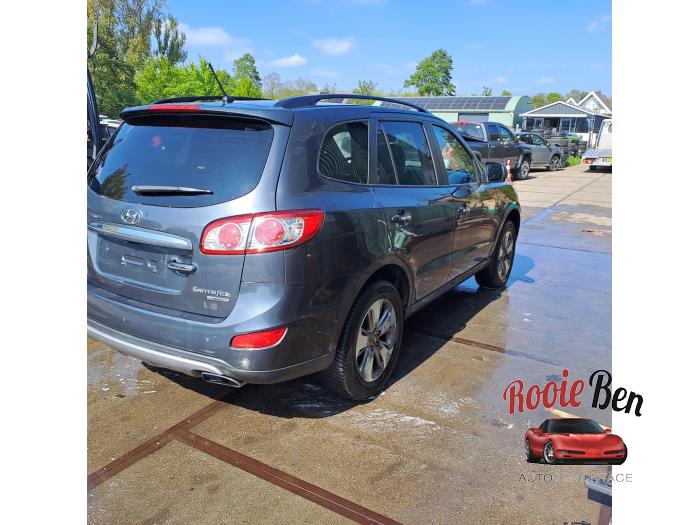 Hyundai Santa Fe II 2.4 16V 4x4 Sloopvoertuig (2011, Grijs)