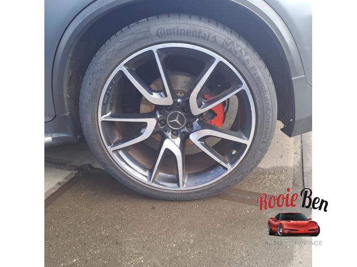 Mercedes GLC Coupé AMG 3.0 43 AMG V6 Turbo 4-Matic Skrotfordon (2019, GRIJS)