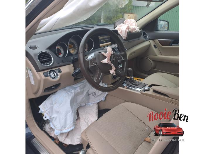 Mercedes C 2.2 C-180 CDI 16V BlueEFFICIENCY Skrotfordon (2011, BLAUW)