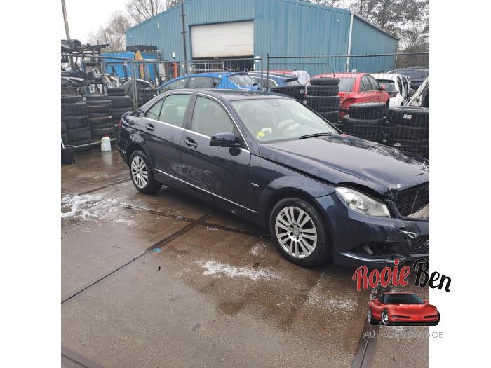Mercedes C 2.2 C-180 CDI 16V BlueEFFICIENCY Skrotfordon (2011, BLAUW)