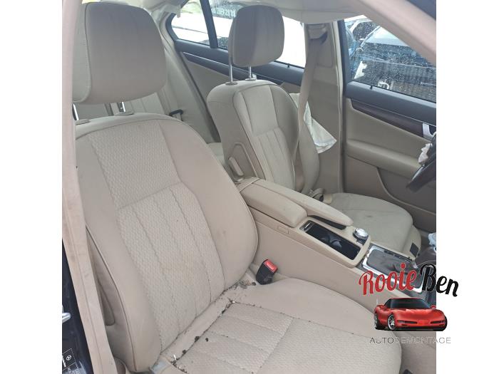 Mercedes C 2.2 C-180 CDI 16V BlueEFFICIENCY Skrotfordon (2011, BLAUW)