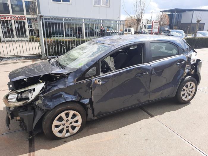 Kia Rio III 1.4 CRDi 16V Skrotfordon (2012, BLAUW)
