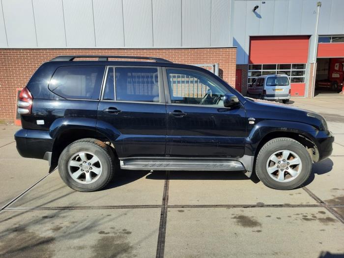 Toyota Land Cruiser 3.0 D-4D 16V Skrotfordon (2008, ZWART)