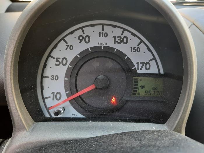 Toyota Aygo 1.0 12V VVT-i Skrotfordon (2007, ZWART)