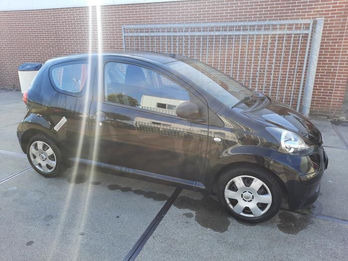 Toyota Aygo 1.0 12V VVT-i Skrotfordon (2007, ZWART)