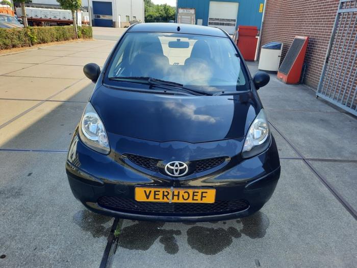 Toyota Aygo 1.0 12V VVT-i Skrotfordon (2007, ZWART)