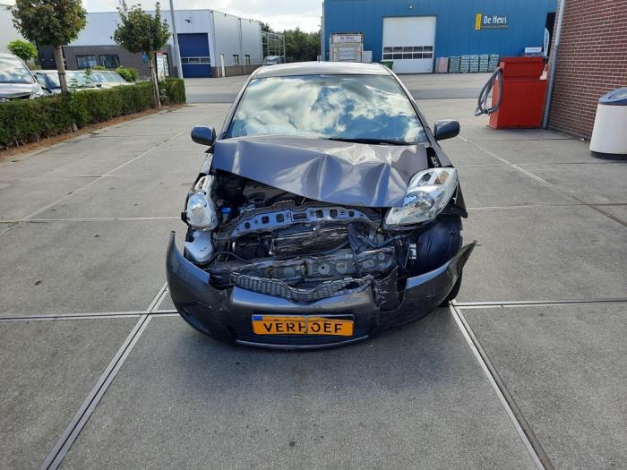 Toyota Yaris II 1.33 16V Dual VVT-I Sloopvoertuig (2009, Grijs)