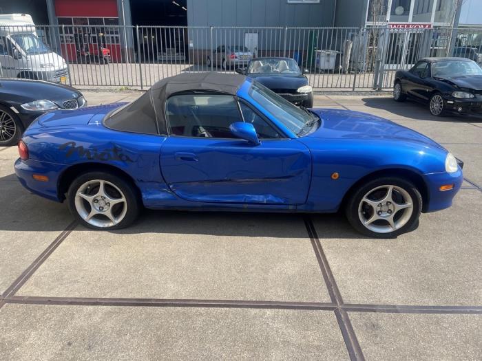 Mazda MX-5 1.6i 16V Schadevoertuig (2001, Blauw)