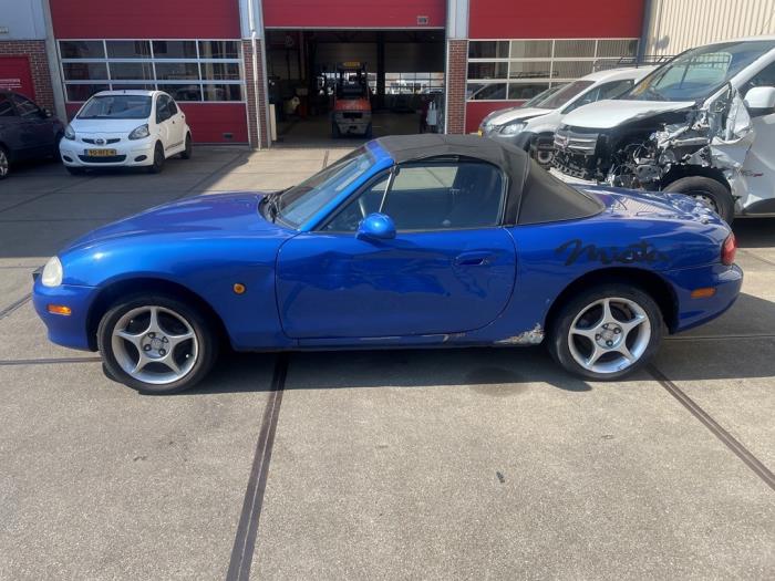 Mazda MX-5 1.6i 16V Schadevoertuig (2001, Blauw)