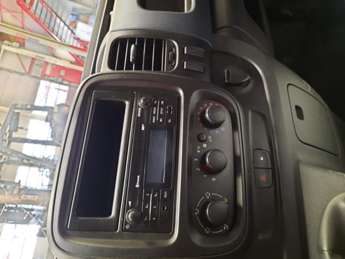 Opel Vivaro 1.6 CDTI 90 Skrotfordon (2015, WIT)