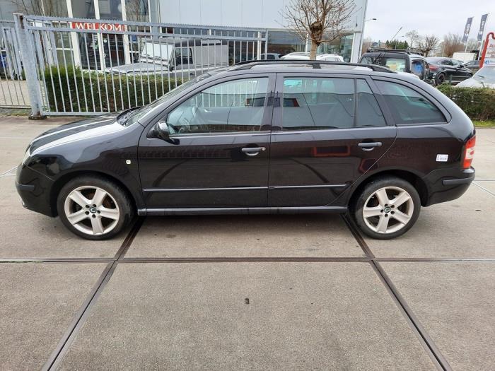 Skoda Fabia 1.9 TDi Skrotfordon (2007, ZWART)