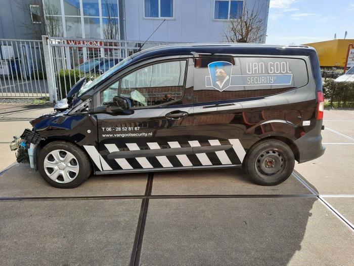 Ford Transit Courier 1.5 TDCi 75 Sloopvoertuig (2021, Zwart)