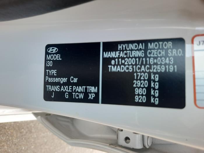 Hyundai i30 1.4 CVVT 16V Samochód złomowany (2012, Bialy)