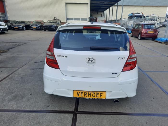 Hyundai i30 1.4 CVVT 16V Samochód złomowany (2012, Bialy)