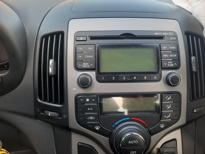 Hyundai i30 1.4 CVVT 16V Samochód złomowany (2012, Bialy)