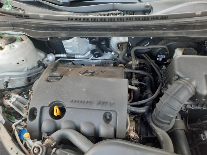 Hyundai i30 1.4 CVVT 16V Samochód złomowany (2012, Bialy)