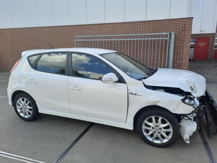 Hyundai i30 1.4 CVVT 16V Samochód złomowany (2012, Bialy)