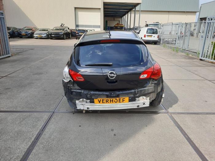 Opel Astra J 1.4 16V ecoFLEX Sloopvoertuig (2012, Zwart)