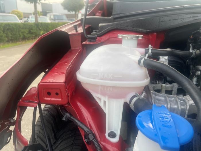 Kia Ceed Sportswagon 1.5 T-GDI 16V Schadevoertuig (2022, Rood)