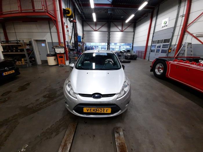 Ford Fiesta 6 1.25 16V Sloopvoertuig (2012, Zilvergrijs, Moondust)