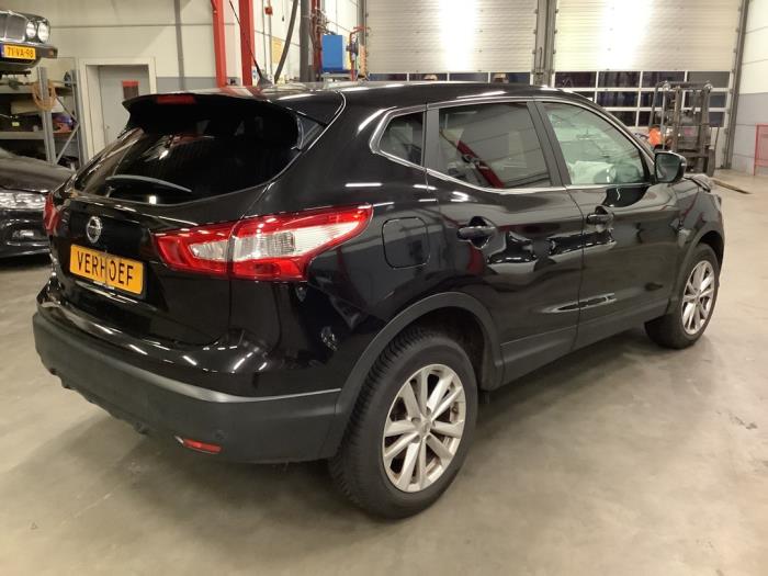 Nissan Qashqai 1.2 DIG-T 16V Sloopvoertuig (2015, Zwart)