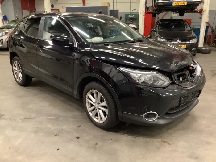 Nissan Qashqai 1.2 DIG-T 16V Sloopvoertuig (2015, Zwart)