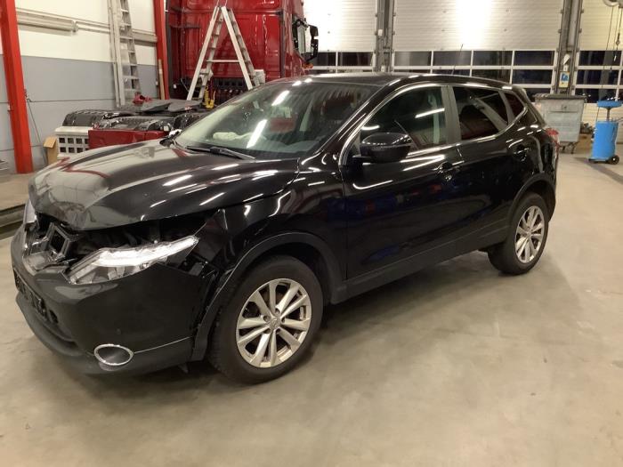 Nissan Qashqai 1.2 DIG-T 16V Sloopvoertuig (2015, Zwart)