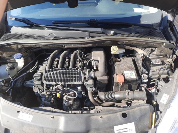 Peugeot 208 I 1.2 Vti 12V PureTech 82 Samochód złomowany (2015, Szary)