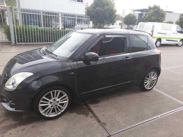 Suzuki Swift 1.6 Sport VVT 16V Skrotfordon (2007, ZWART)