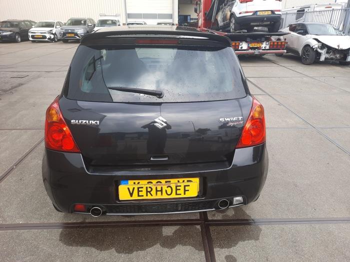 Suzuki Swift 1.6 Sport VVT 16V Skrotfordon (2007, ZWART)