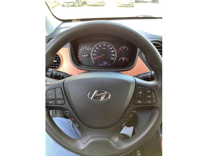 Hyundai i10 1.0 12V Skrotfordon (2016, GRIJS)