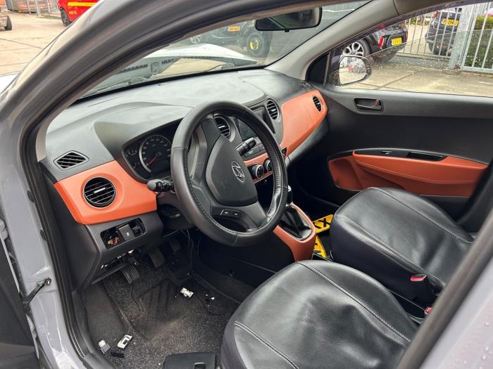 Hyundai i10 1.0 Bi-Fuel Sloopvoertuig (2014, Grijs)