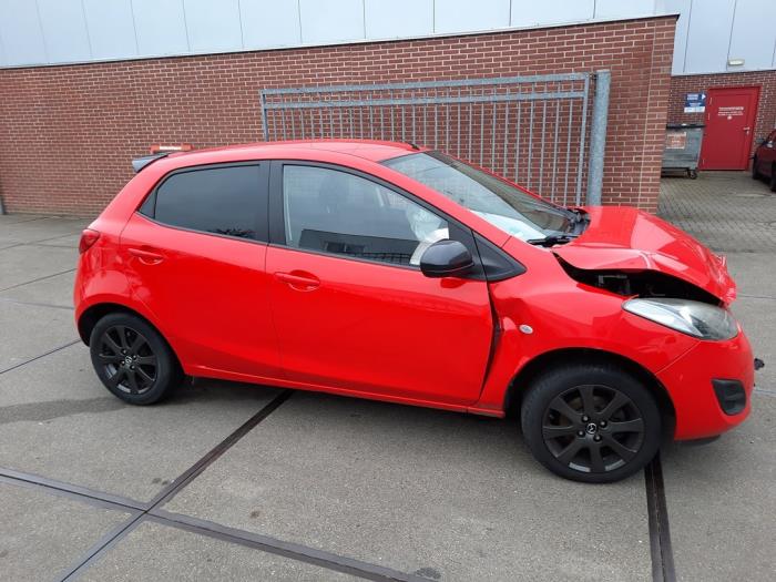 Mazda 2 1.3 16V S-VT Sloopvoertuig (2014, Rood)