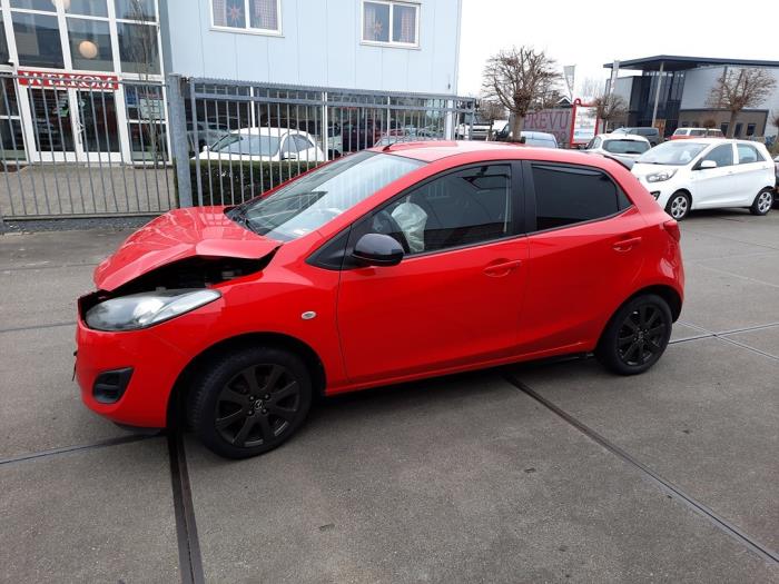 Mazda 2 1.3 16V S-VT Sloopvoertuig (2014, Rood)